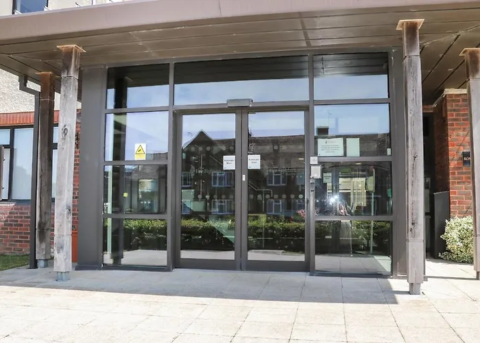 Flat 34 - Marine Court