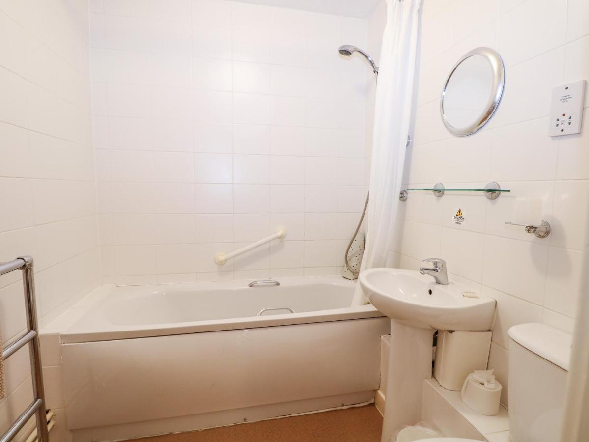 Flat 34 - Marine Court Littlehampton